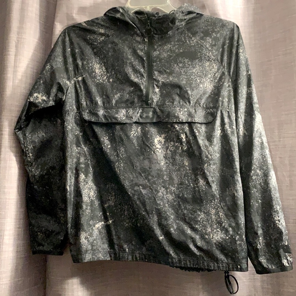 Under Armour hooded lightweight windbreaker jacket. Size Small. Black and grey.